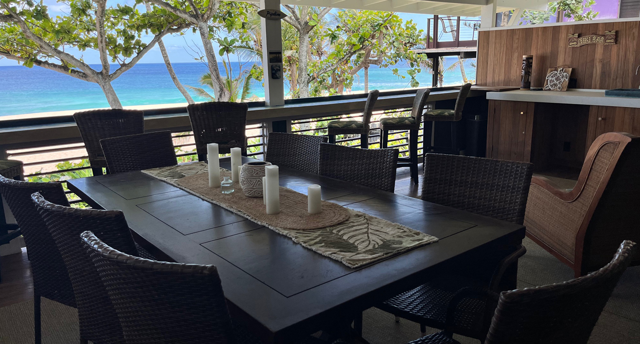 Aloha House oceanfront vacation rentals, balcony North Shore Oahu - Mana Properties Hawaii